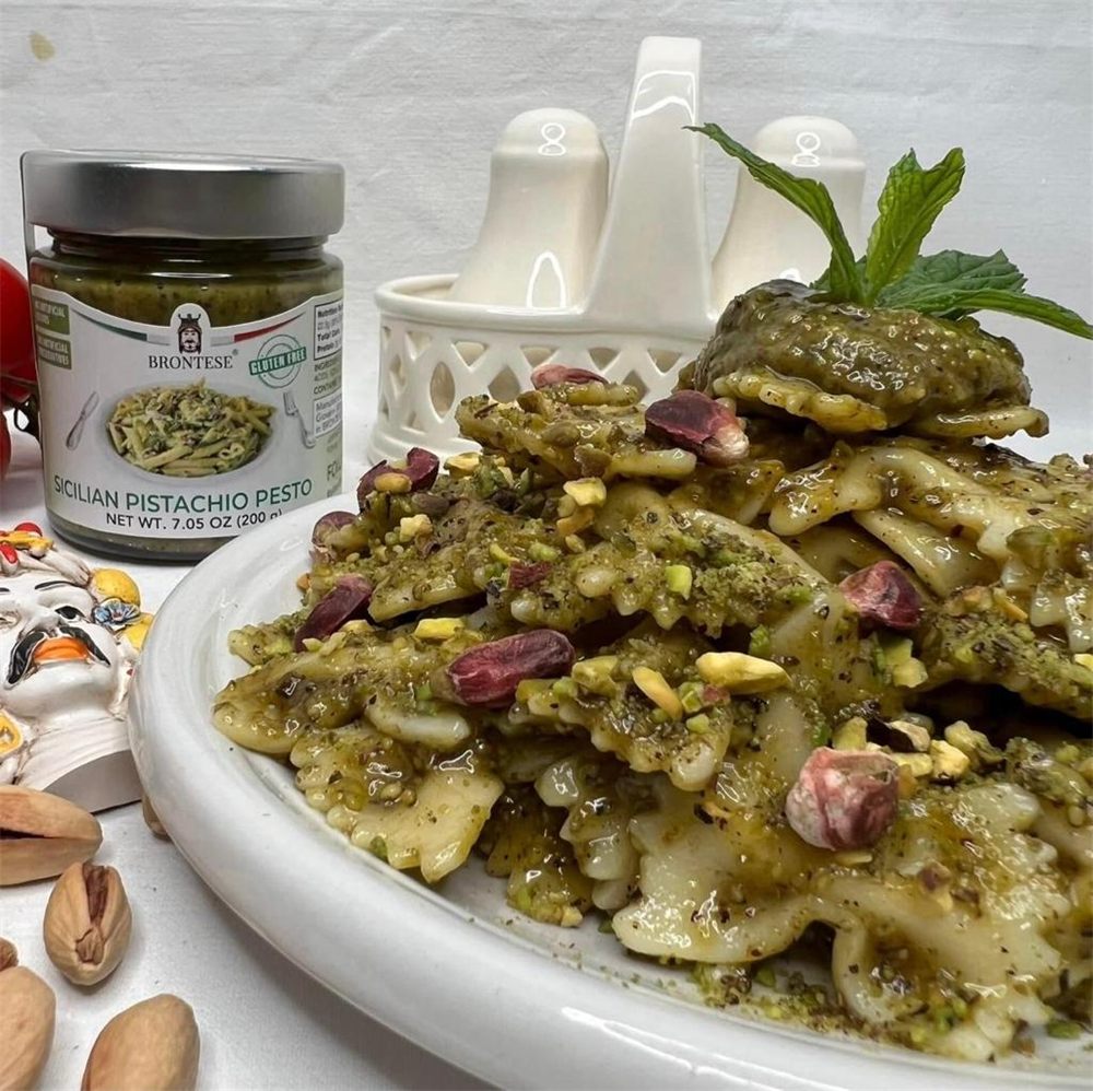 Pasta with pistachio pesto
